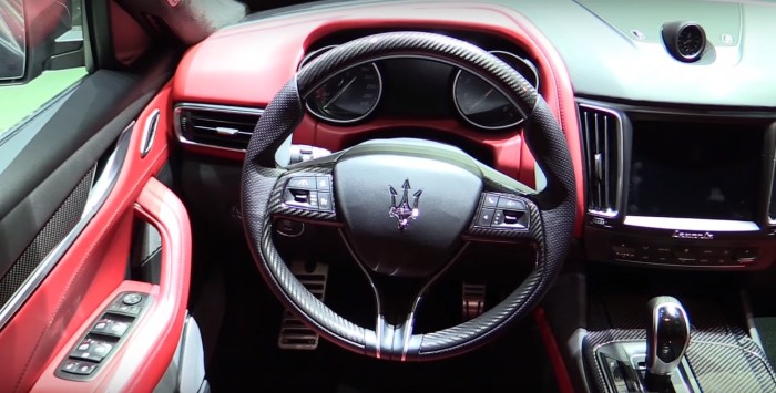 2017 Maserati Levante SUV – interior
