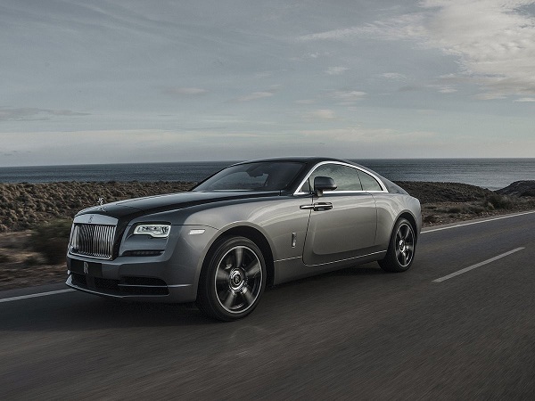 Available Trim Levels and Price of the 2017 Rolls Royce Wraith in the UAE
