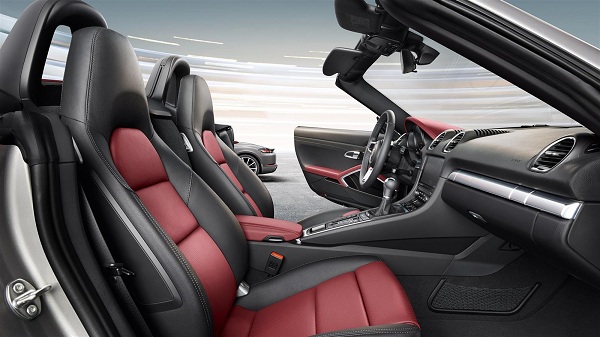 Interior of 2017 Porsche 718 Boxster S