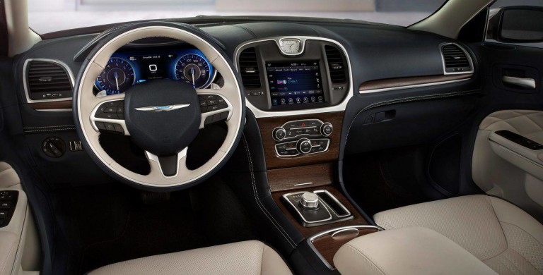 Interior of the 2018 Chrysler 300C 